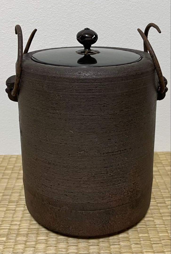 【江戸前期】糸目姥口筒釜　幕府御用釜師　大西五郎左衛門作