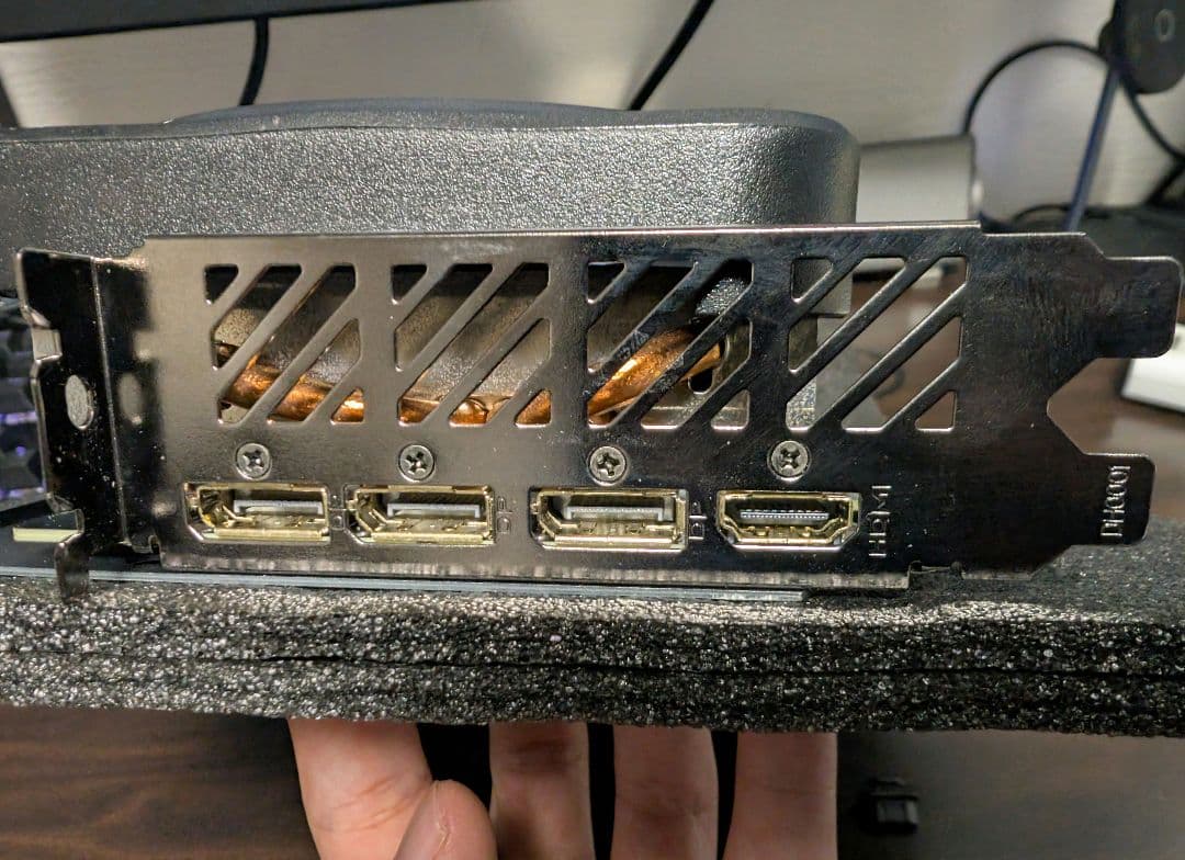 グラフィックボード・グラボ・ビデオカード Gigabyte RTX4070Ti 12GB