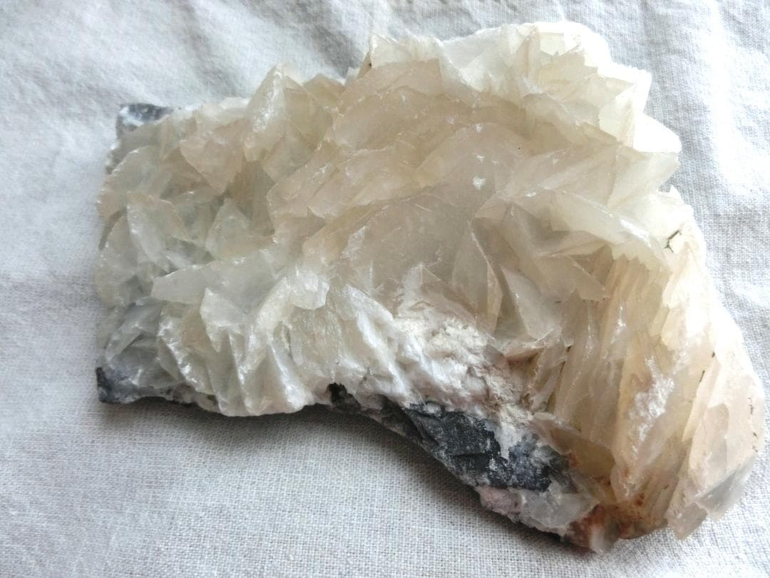 【カルサイト】 母岩つき 原石