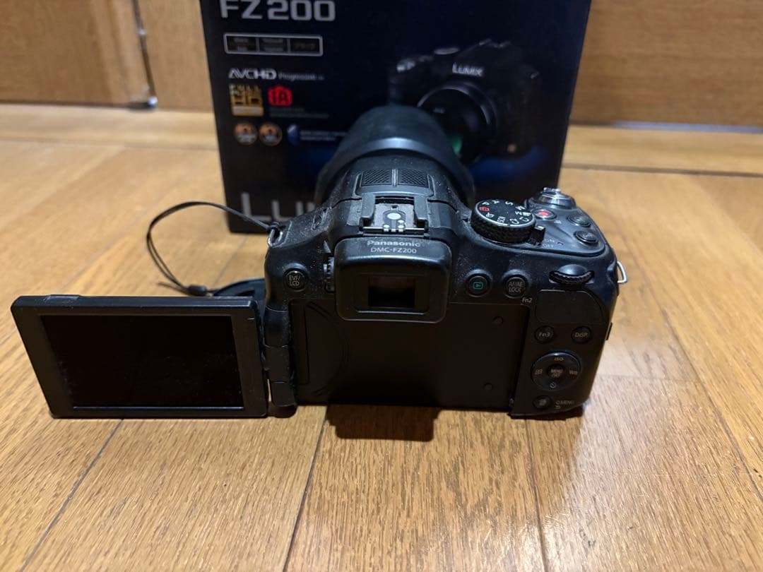 Panasonic FZ200 コンパクトデジタルカメラ