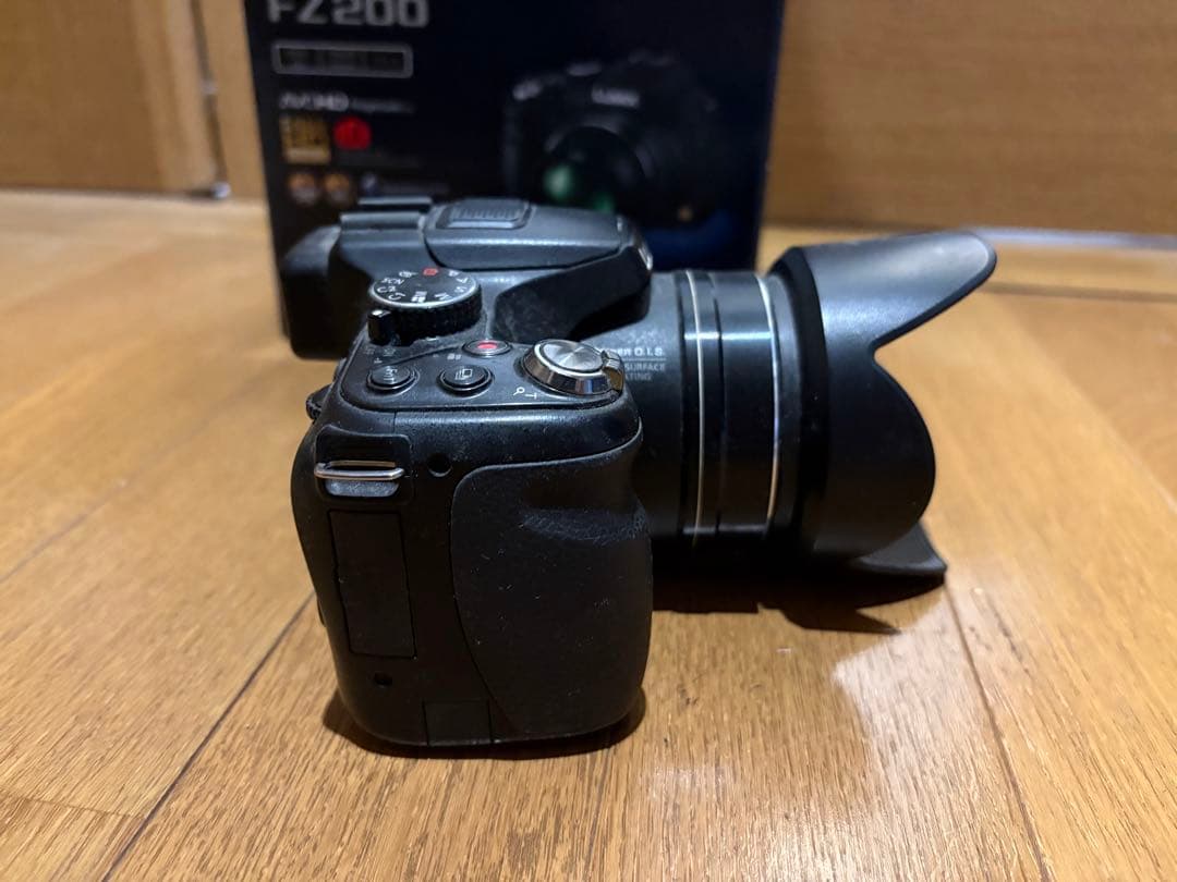 Panasonic FZ200 コンパクトデジタルカメラ