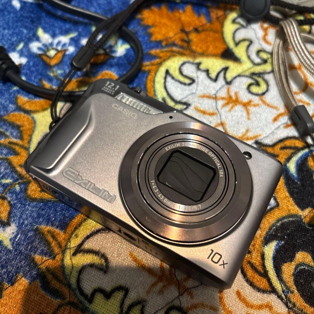 CASIO EXILIM EX-H10 カシオ　デジカメ