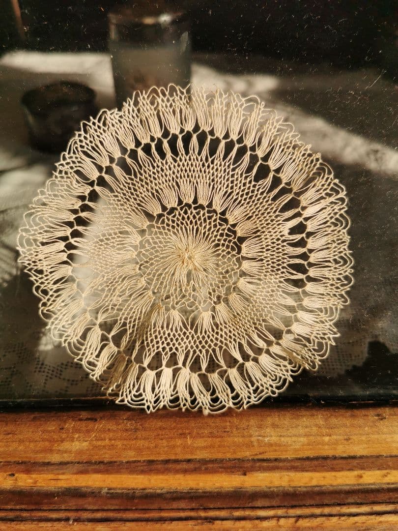 アンティーク 百合 ベルフラワー チューリップ 線状の花アルメニアレースドイリー