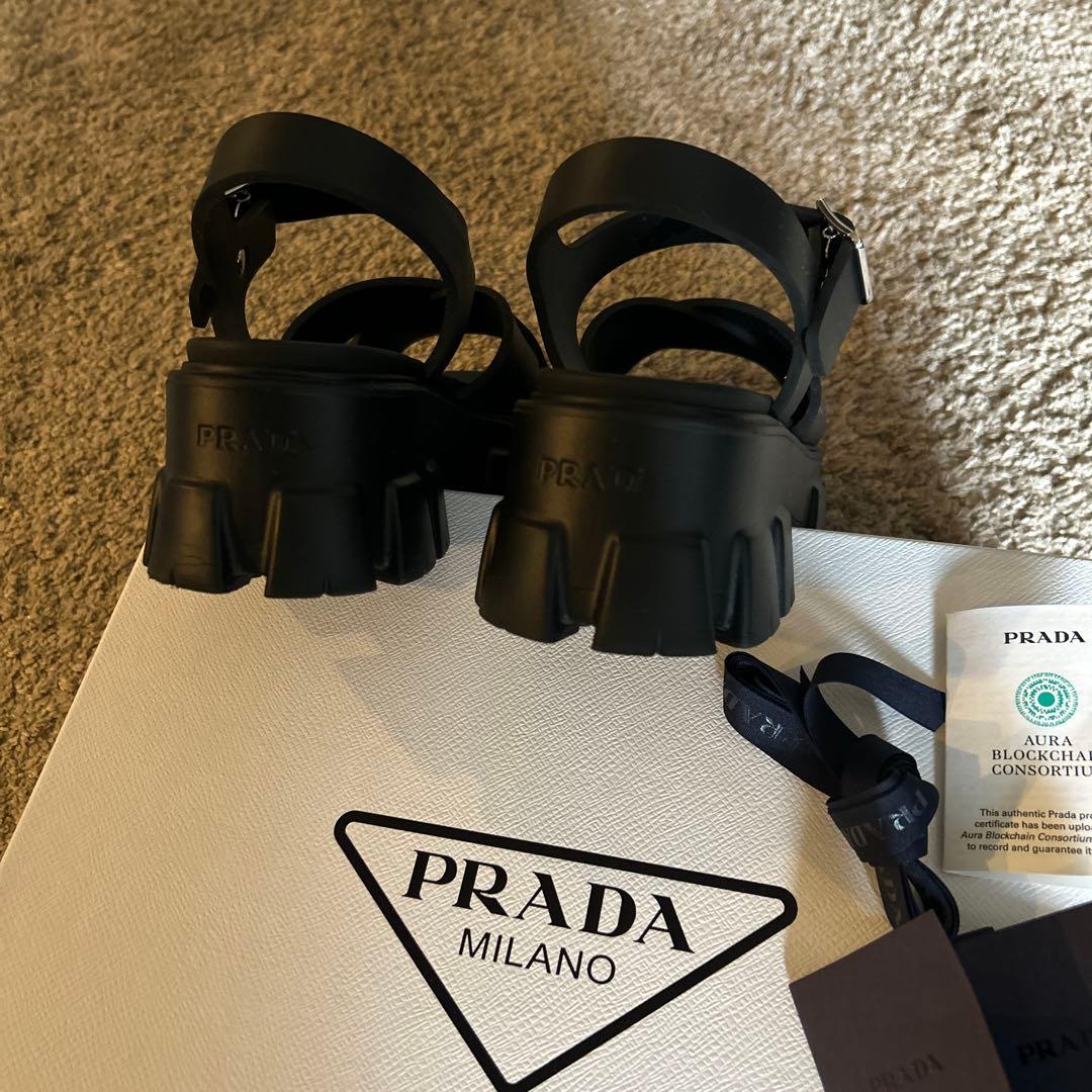 Prada プラダ　モノリス　ラバー　サンダル　黒　39