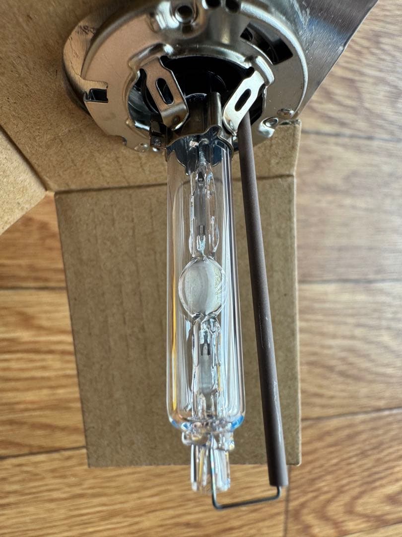 ベンツ　W204 PHILIPS D1S HID 85V 35W 4200K