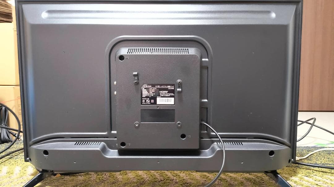 山善　Yamazen　32型　ハイビジョン液晶テレビ　QRT-32W2K　22年