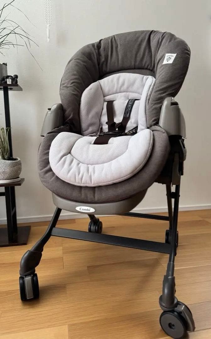 美品 Combi コンビ ネムリラ 電動　ブラウン　動作確認済！！