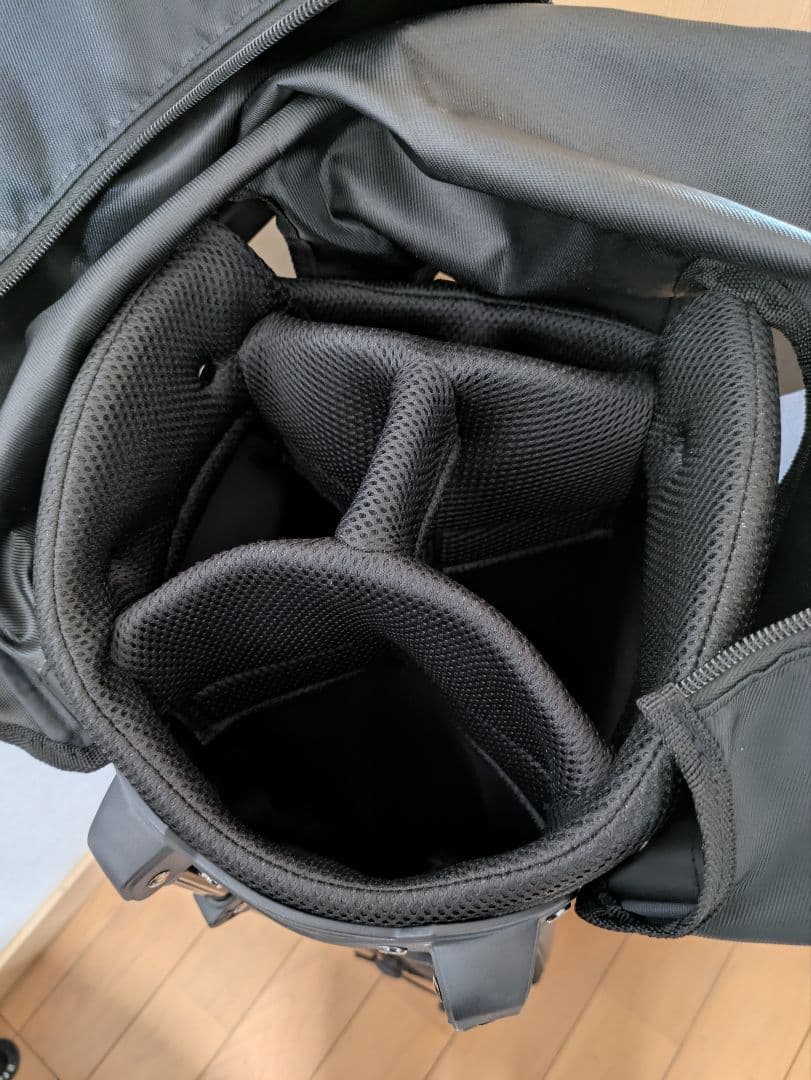 極美品　TaylorMadeゴルフバッグ スタンドキャディバッグ　テーラーメード