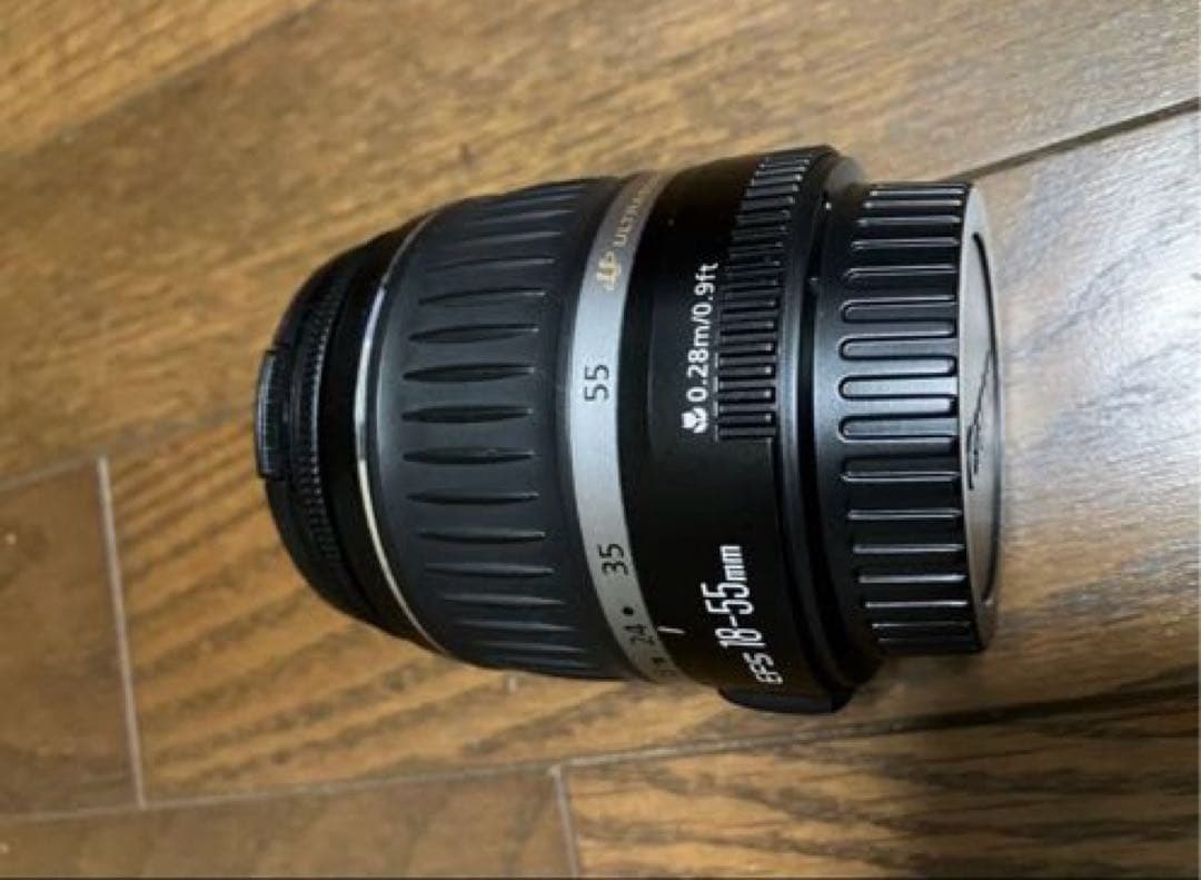 Canon EOS 6D本体+50mm単焦点レンズ+ ズームレンズ+ ストラップ