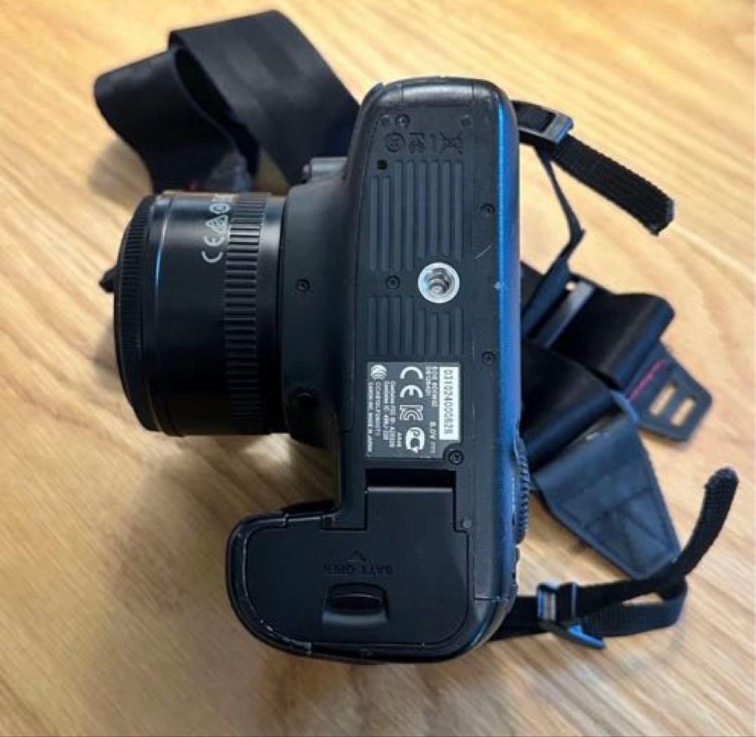 Canon EOS 6D本体+50mm単焦点レンズ+ ズームレンズ+ ストラップ