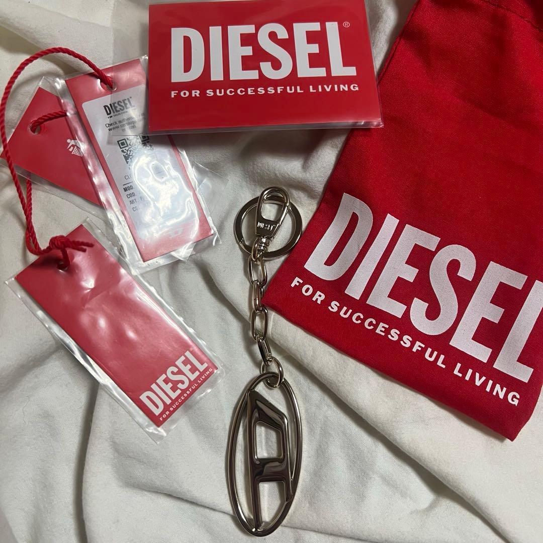 DIESEL キーホルダー　キーリング　オーバルD ロゴ　チャーム　シルバー