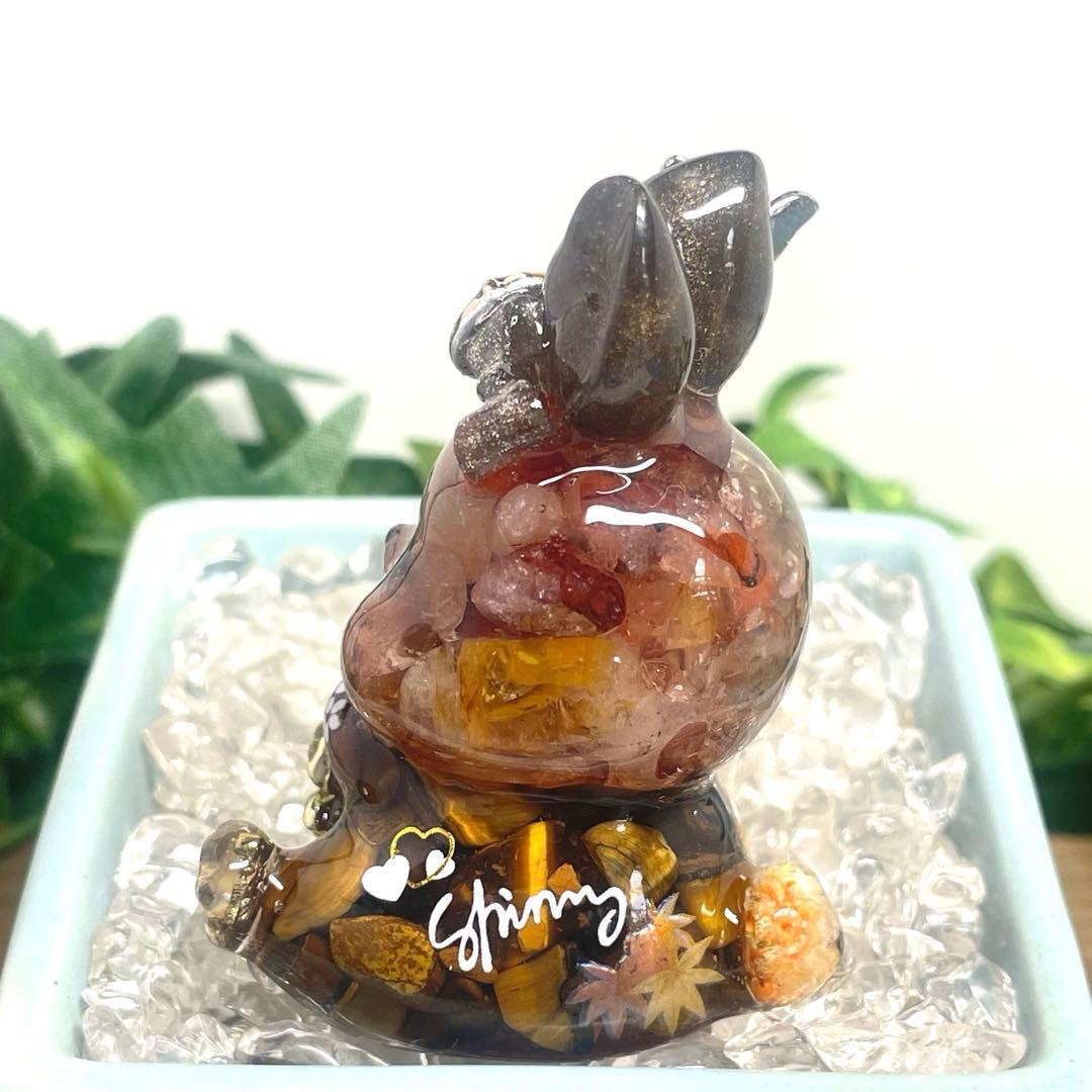 Mー519 オルゴナイト ❣️ ちょい悪うさぎ ❣️ 置物　レジン