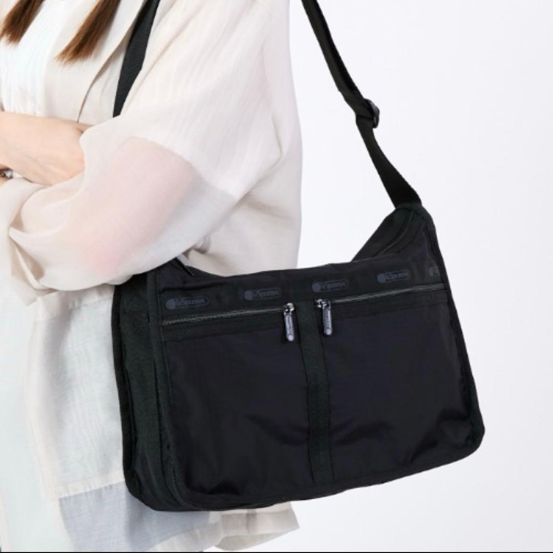 LeSportsac黒ショルダーバッグ　deluxe everyday bag