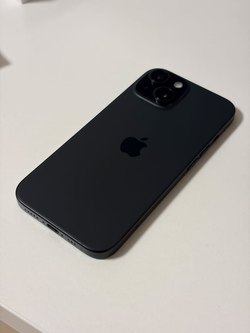 iPhone 15 ブラック 128GB 本体　SIMフリー