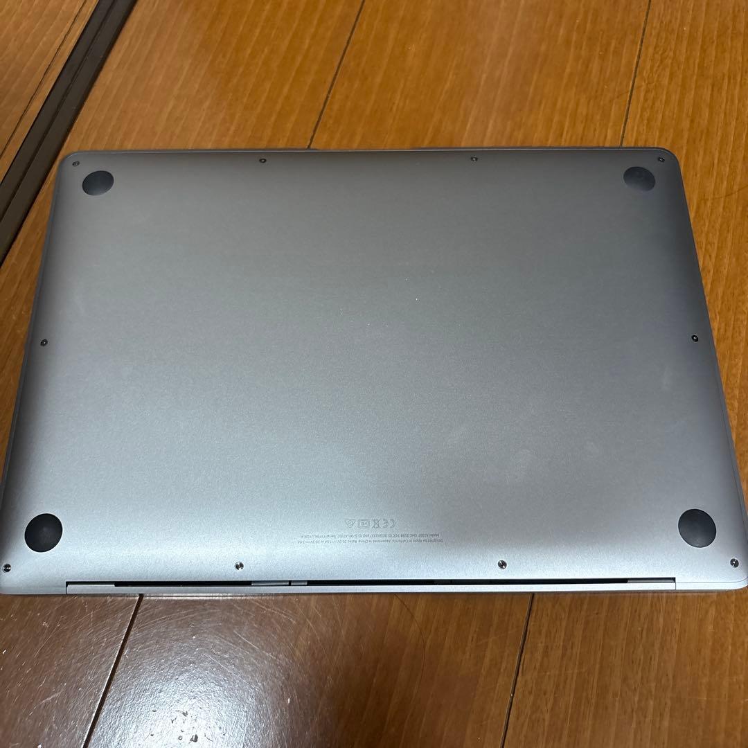 Apple MacBook Air (M1, 8GB) ジャンク