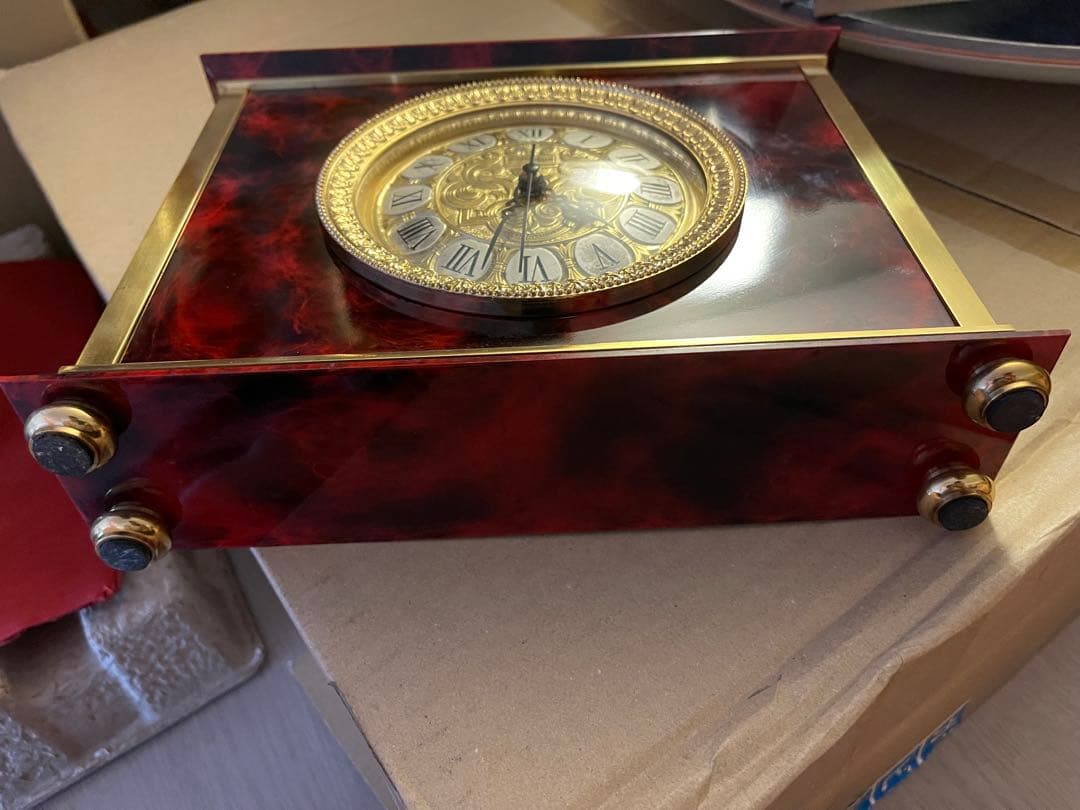 クラシックデザイン 置時計 赤金