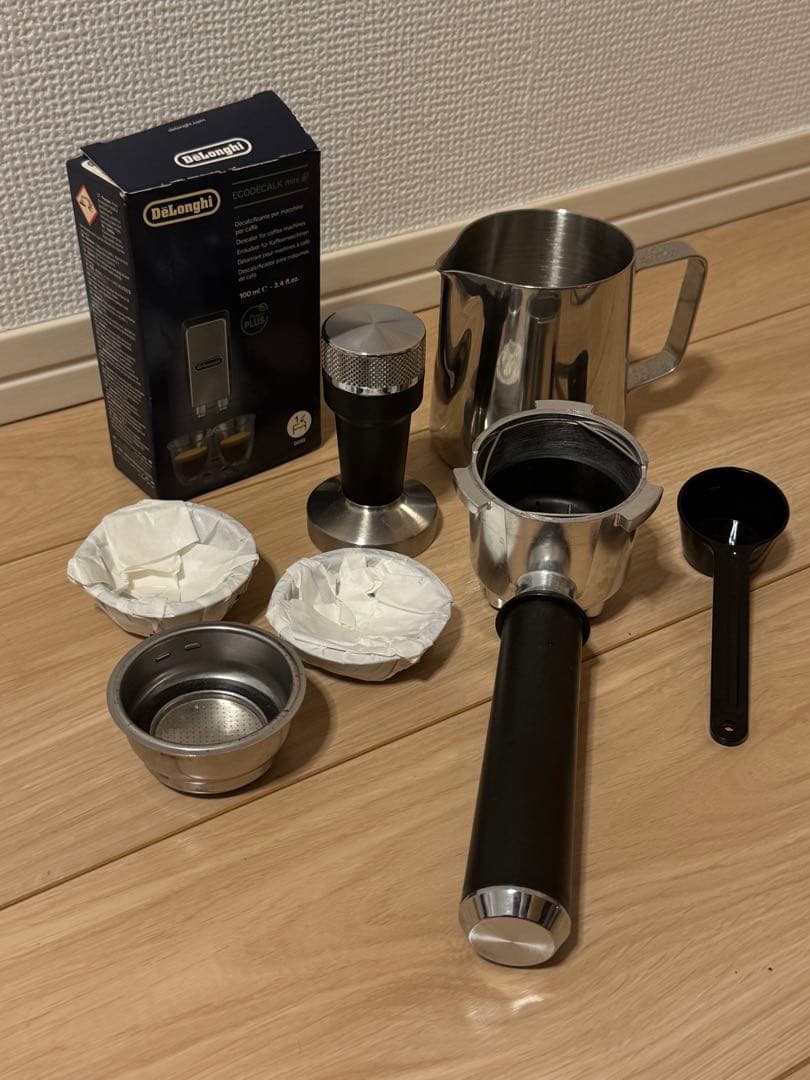 デロンギ エスプレッソ・カプチーノメーカー デディカ アルテ　EC885J