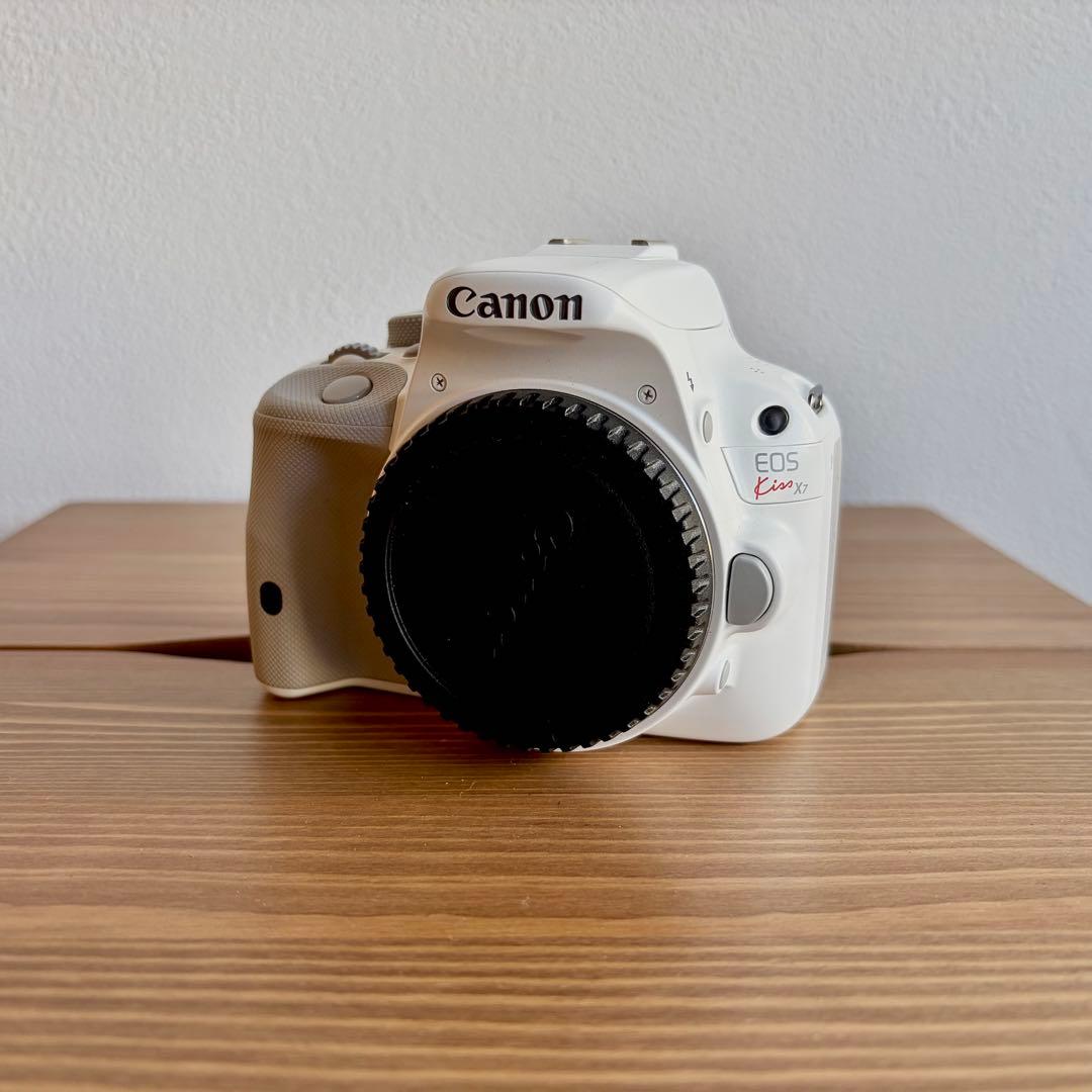 Canon EOS Kiss X7 ホワイト ズームレンズ＋40mm単焦点レンズ