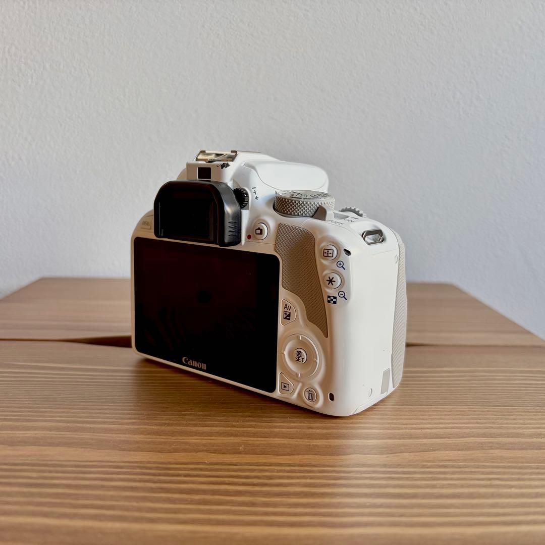 Canon EOS Kiss X7 ホワイト ズームレンズ＋40mm単焦点レンズ