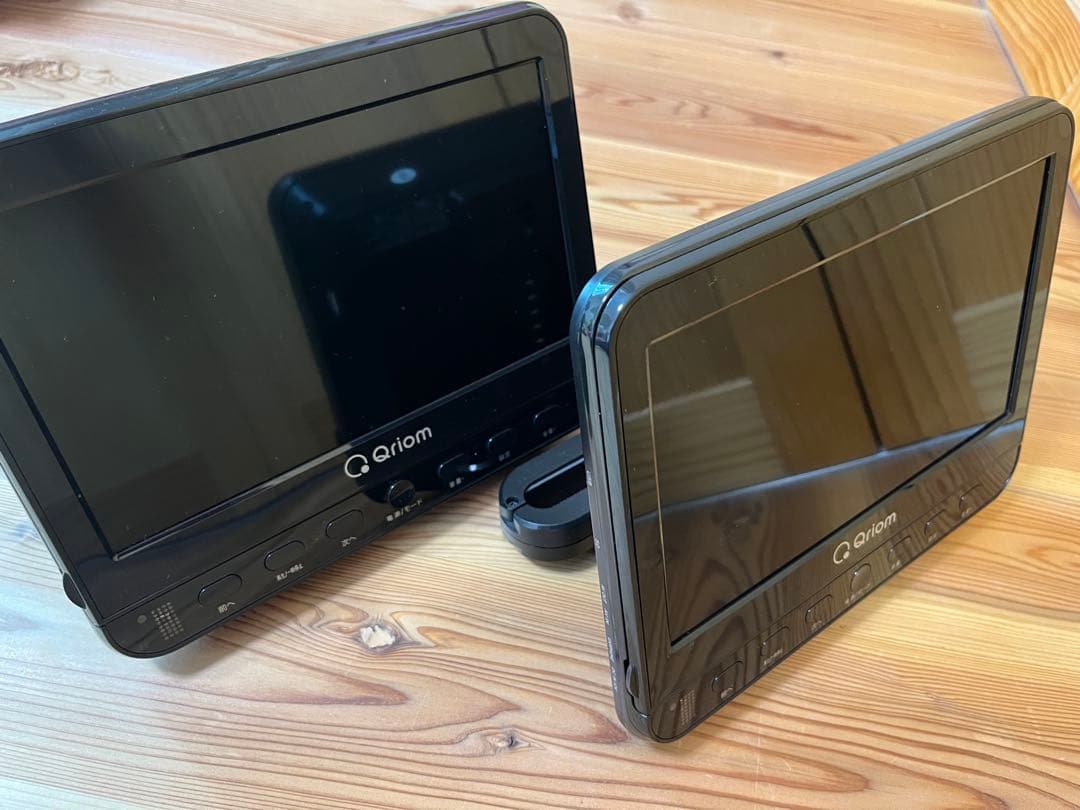 【オマケ有】ヘッドレストモニターDVDプレーヤー　キュリオムQriom２台セット