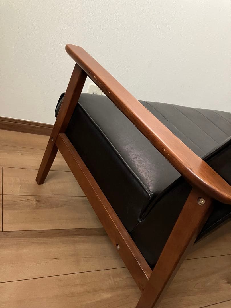 ブラックレザー2人掛けソファ