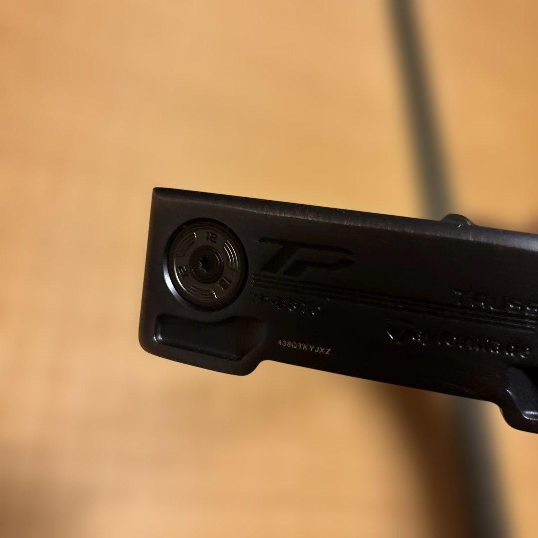 テーラーメイドTPトラストミッドナイトブルーパターB3TC 33インチ