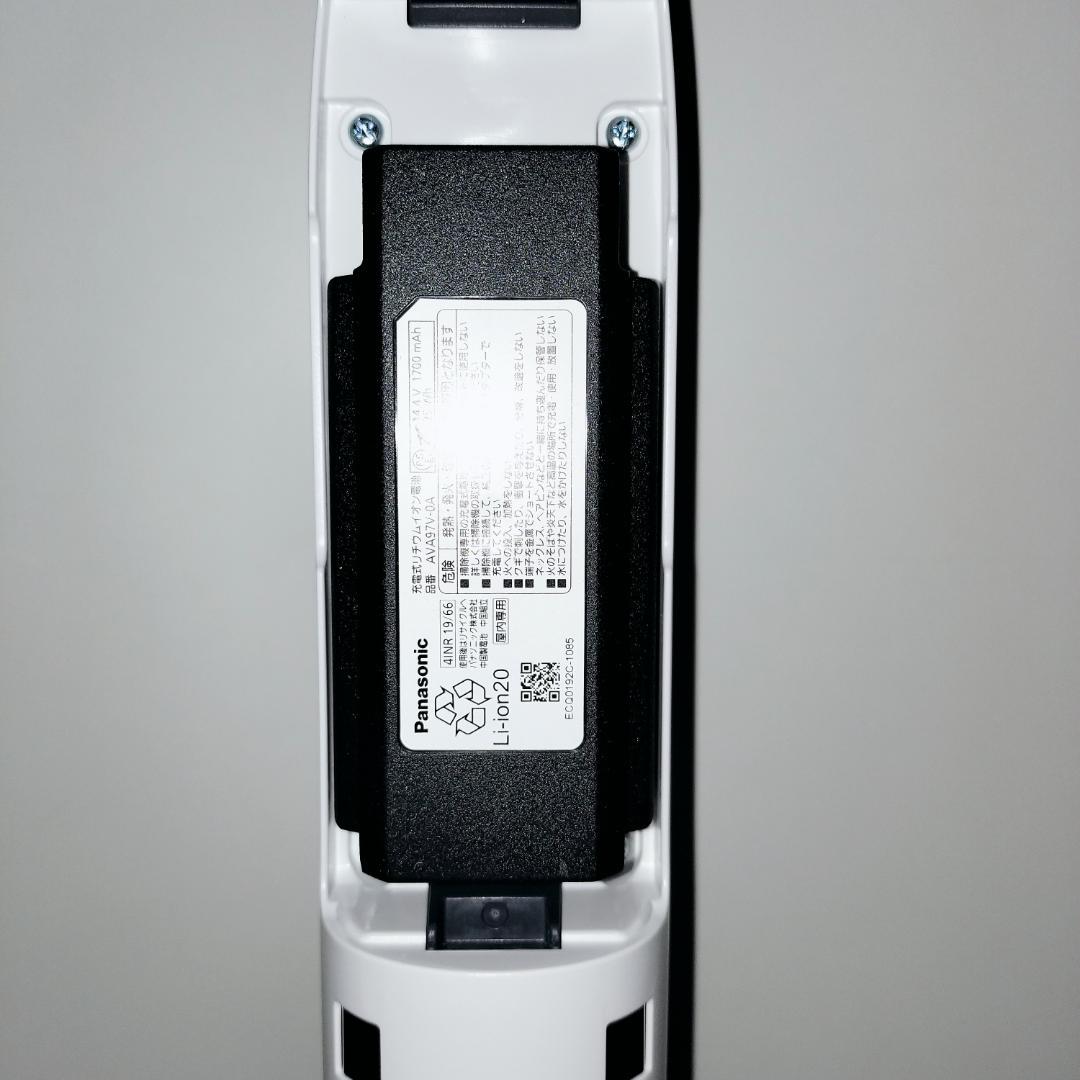 【極美品】2025年製Panasonic セパレート型コードレススティック掃除機