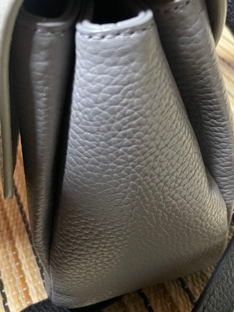 フルラ ショルダーバッグ ダフネ レザー アーチロゴ