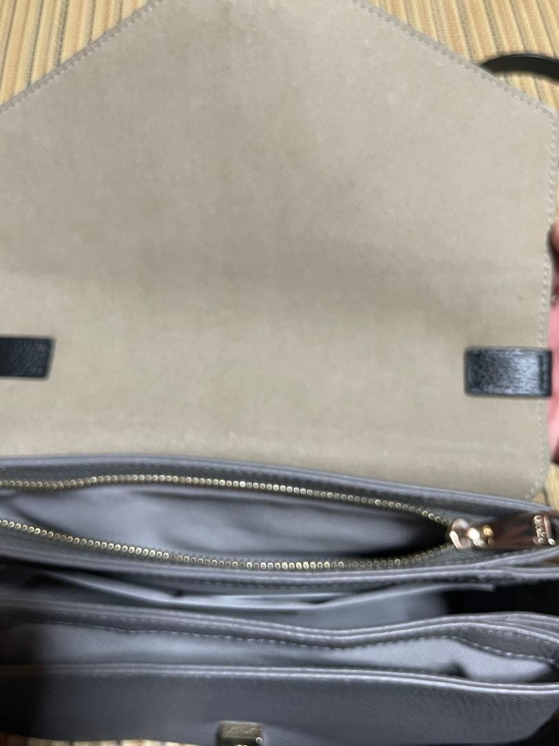 フルラ ショルダーバッグ ダフネ レザー アーチロゴ