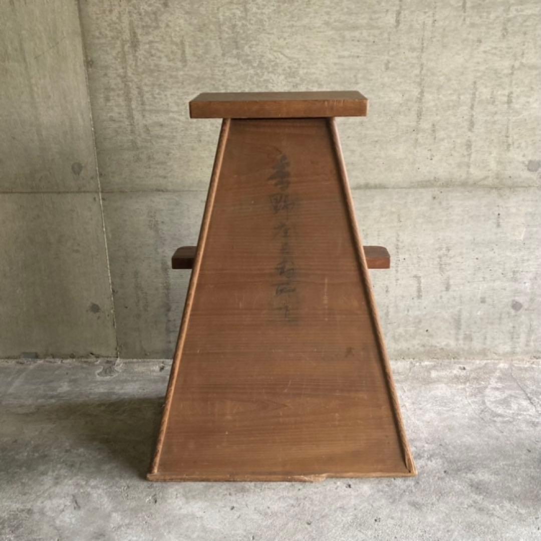 古い味のある大きな踏み台 置物台 花台 飾り棚 ラック 大型 特大 木製 レトロ