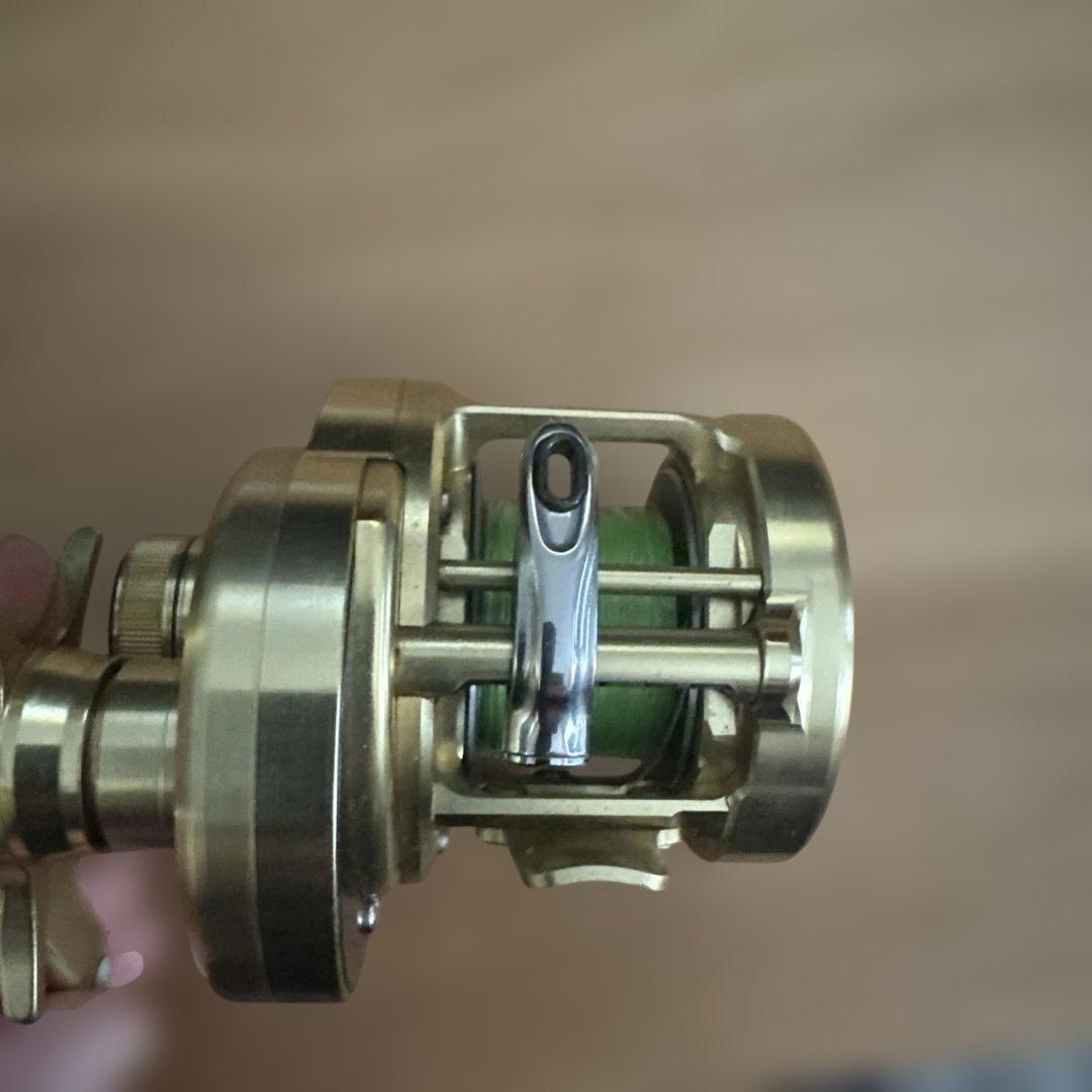 リール SHIMANO 15CALCUTTA CONQUEST 200HG