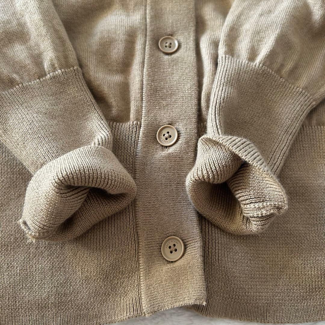 美品 FRED PERRY ベージュ Vネックカーディガン UK10