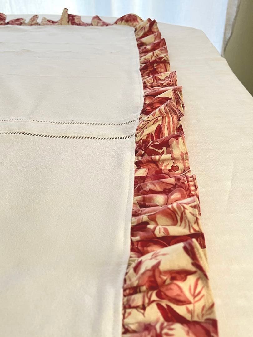 【美品】フランスアンティーク 手刺繍モノグラム テーブルクロス 赤のフリル付