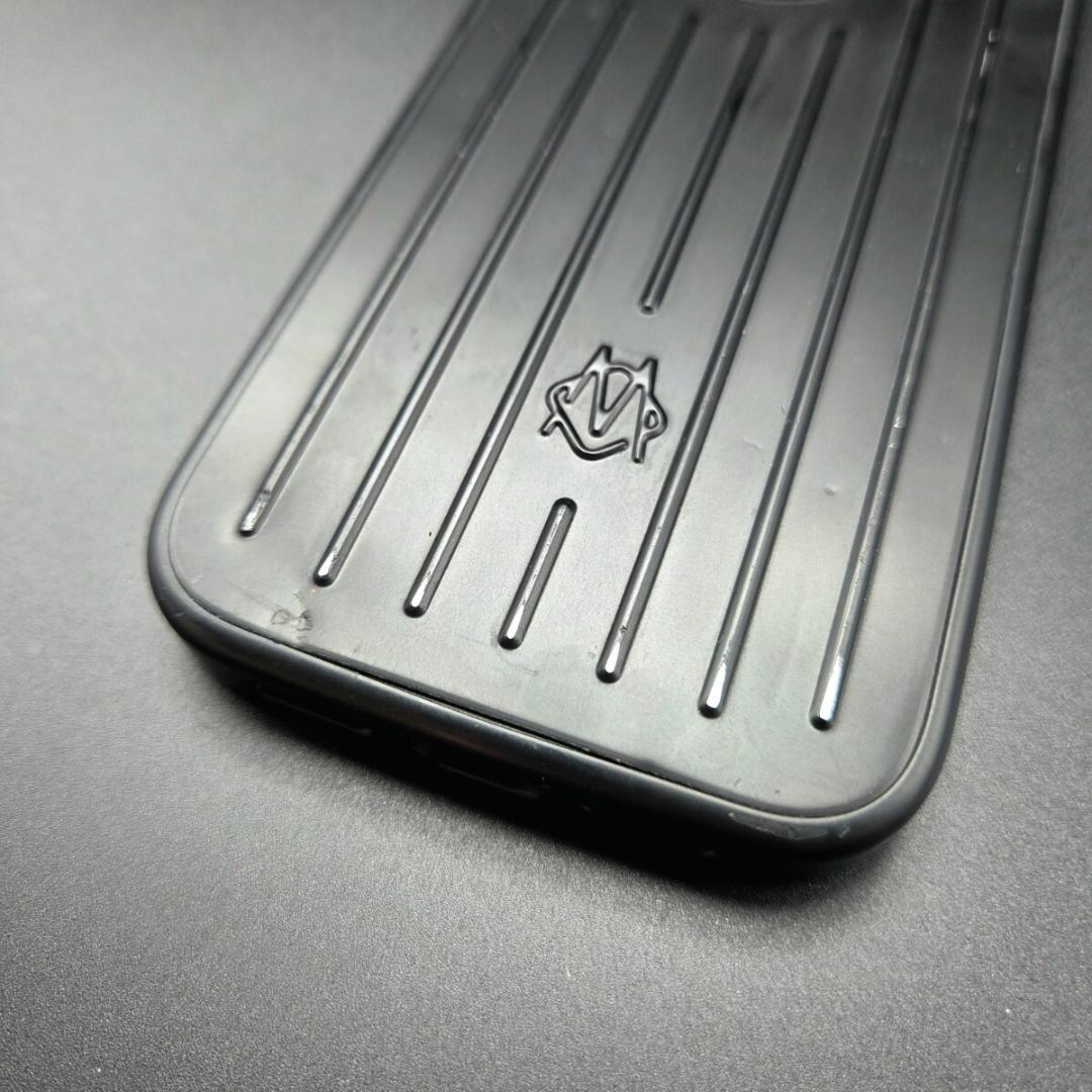 希少 リモワ iPhone 15pro スマホケース ブラック ハードケース