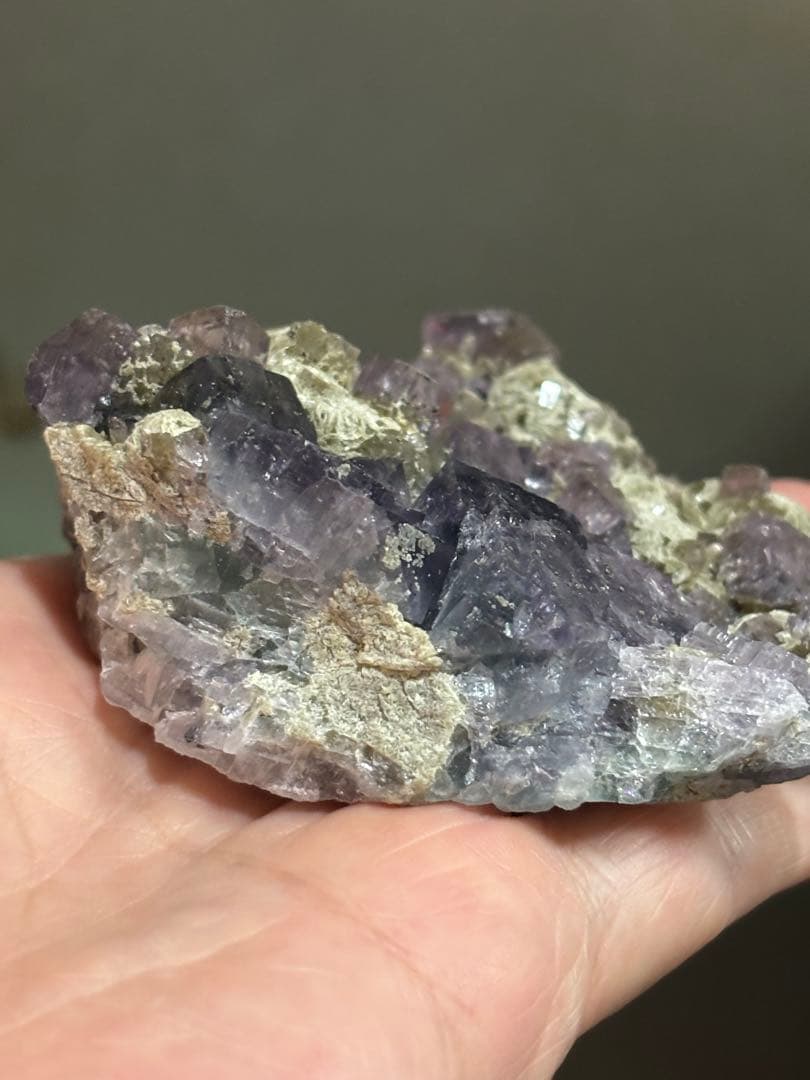 レア　ナイジェリア産フローライト、デザートローズ共生　強蛍光　240g 天然石