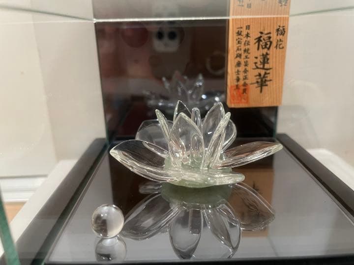 新品未使用☆蓮の水晶  置物