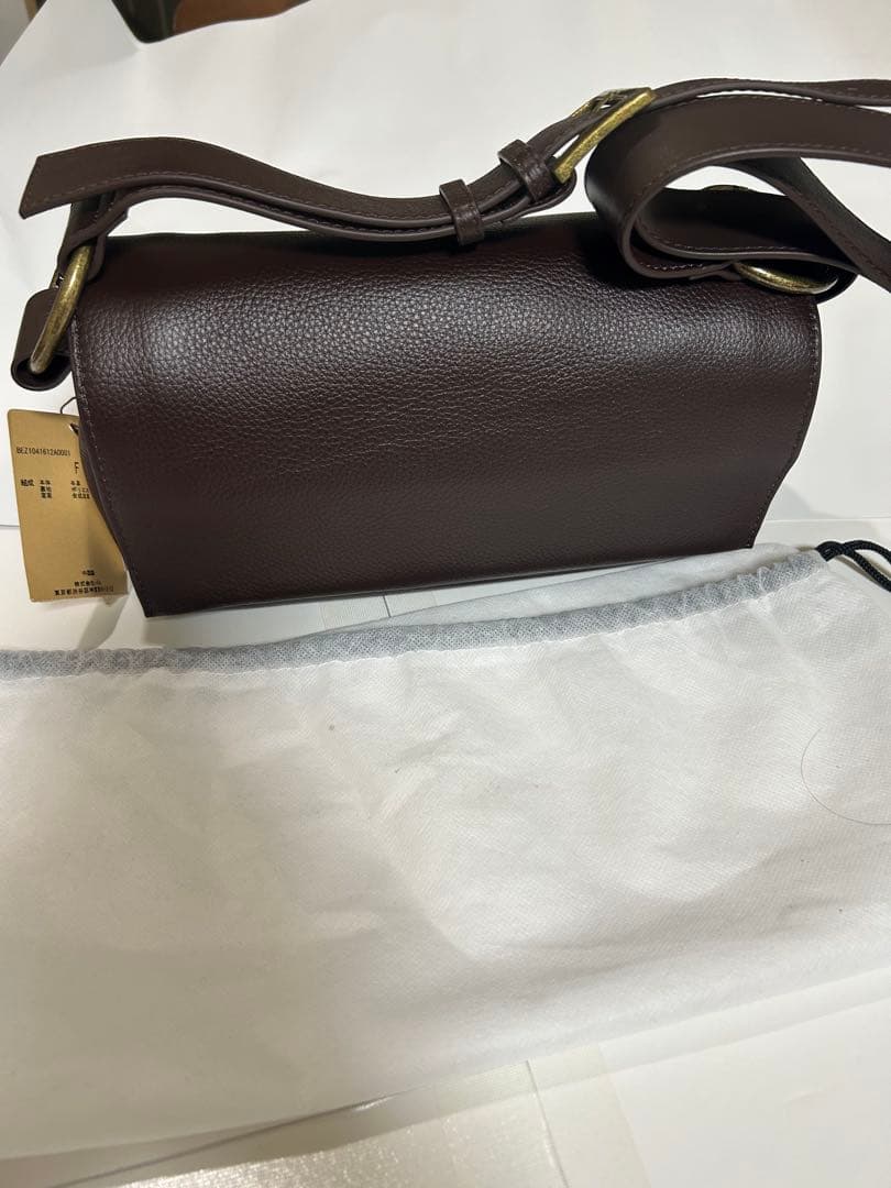 BEARDSLEY ビアズリー レザーボディバッグ　ブラウン