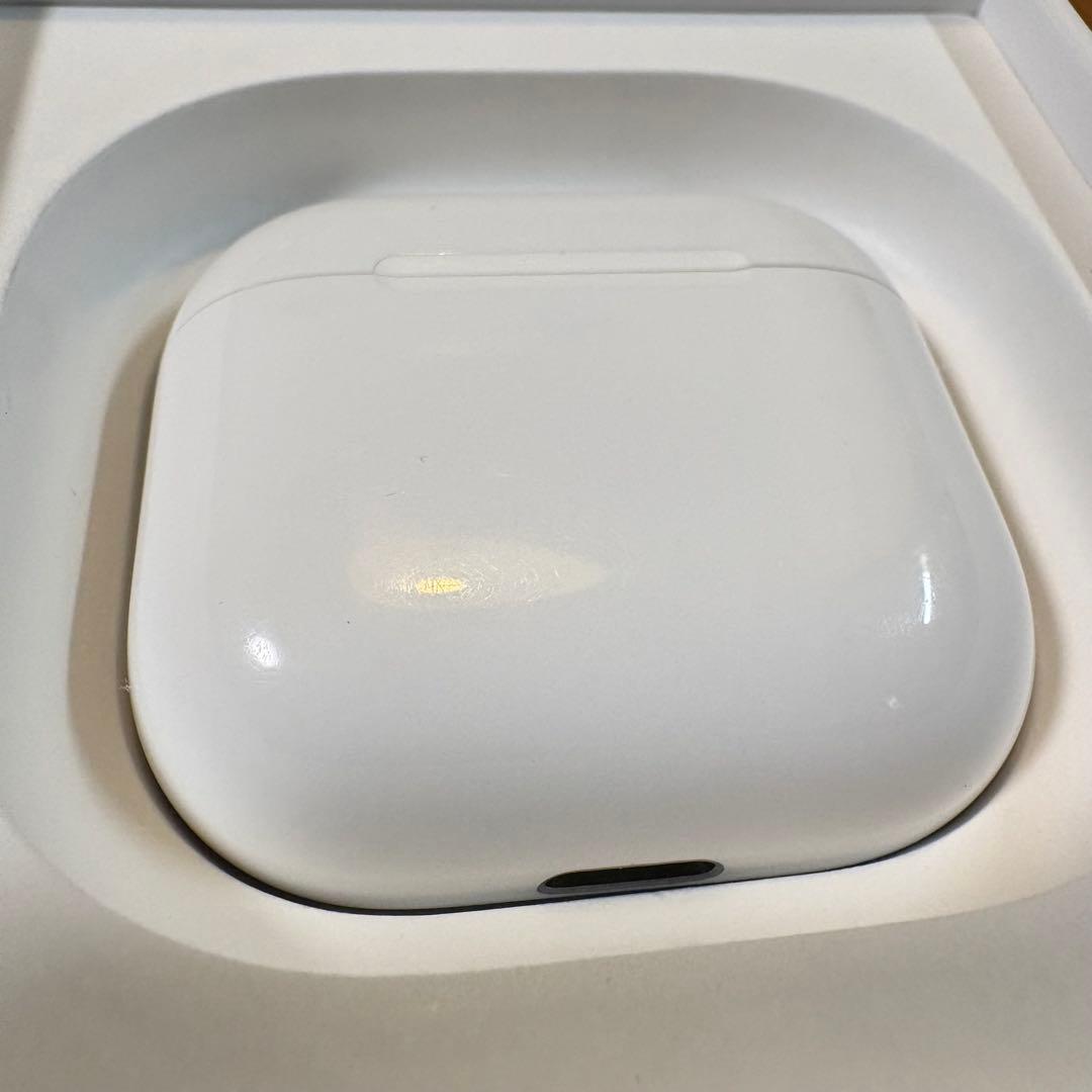 Apple AirPods 4 本体(ノイキャン非搭載)元箱・ケース・説明書付き