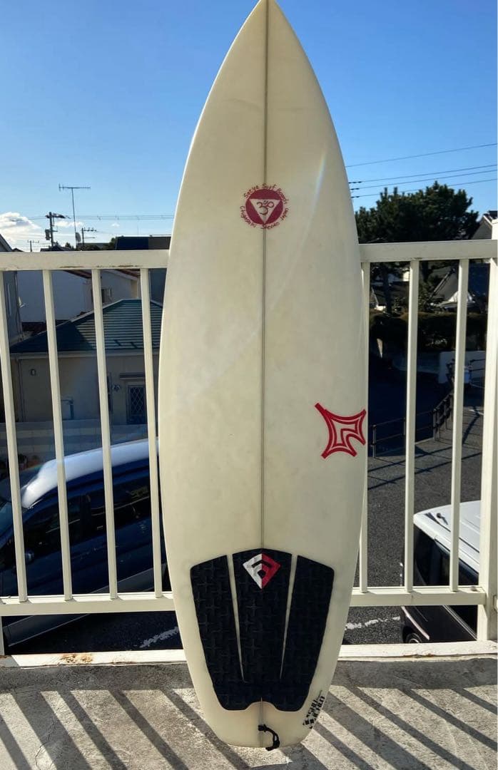 横浜流星 出演 Amazonプライム『しろときいろ』撮影使用 サーフボード