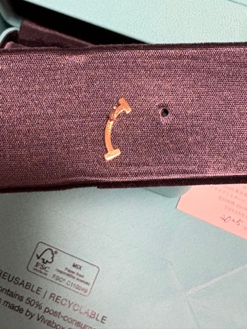 ティファニー　片耳のみ　スマイルピアス　イエローゴールド