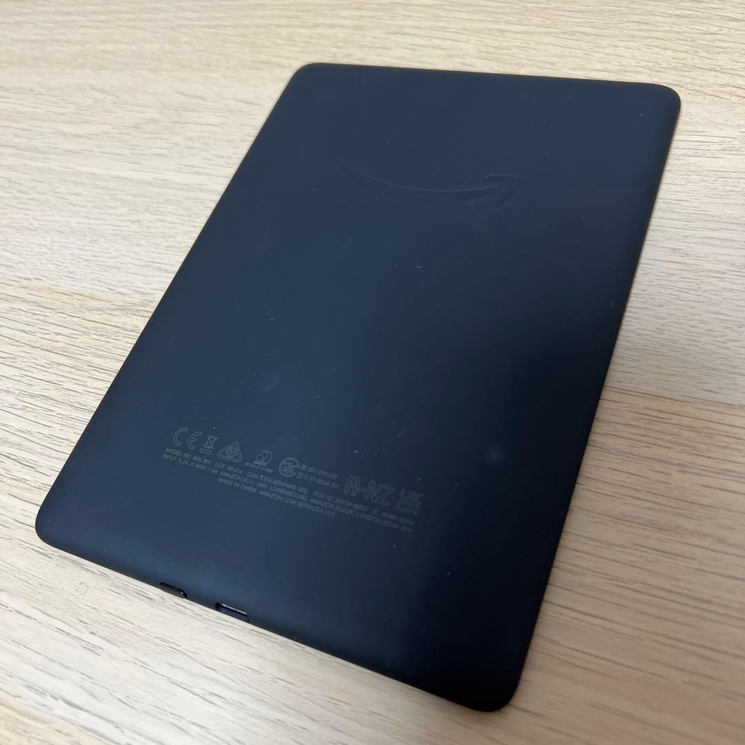 Kindle Paperwhite (16GB) 6.8インチ　ブラック