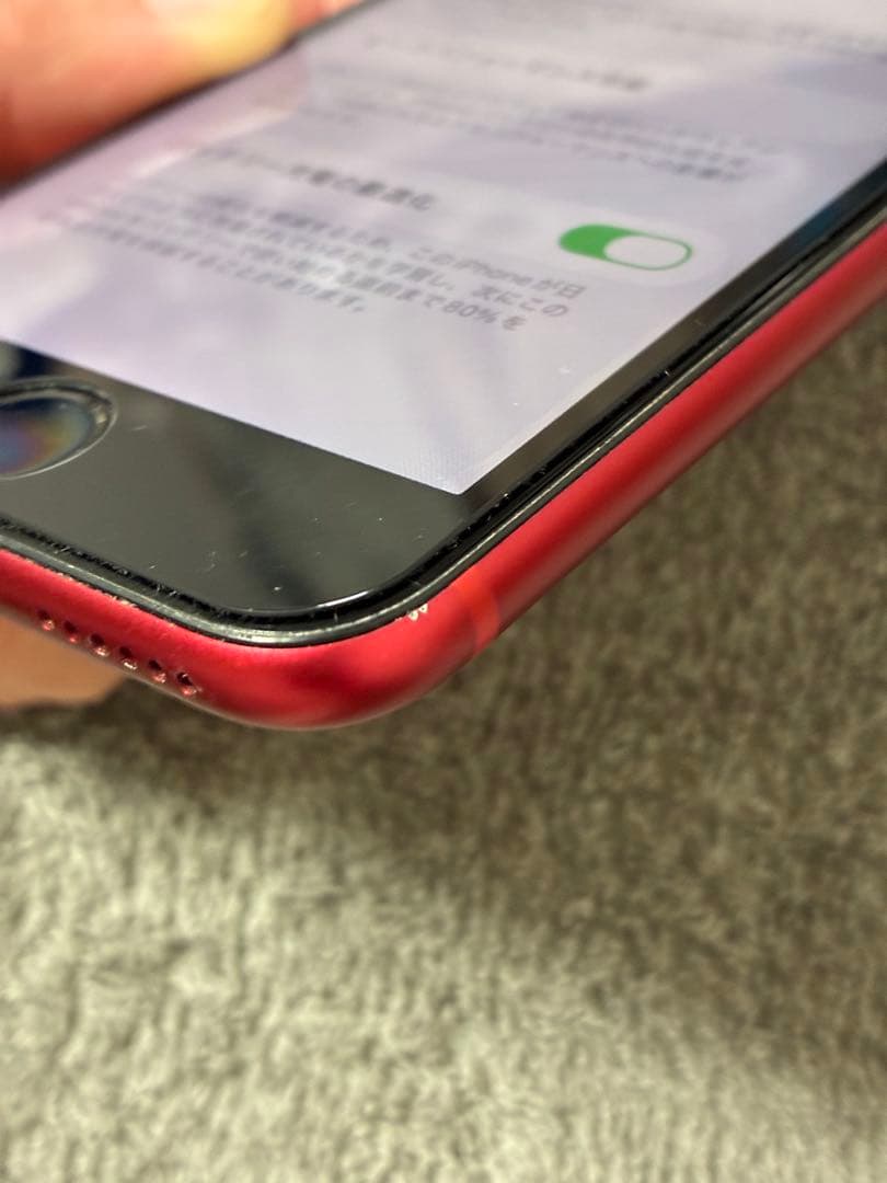 Apple iPhone SE (第2世代) 赤 ケース付き