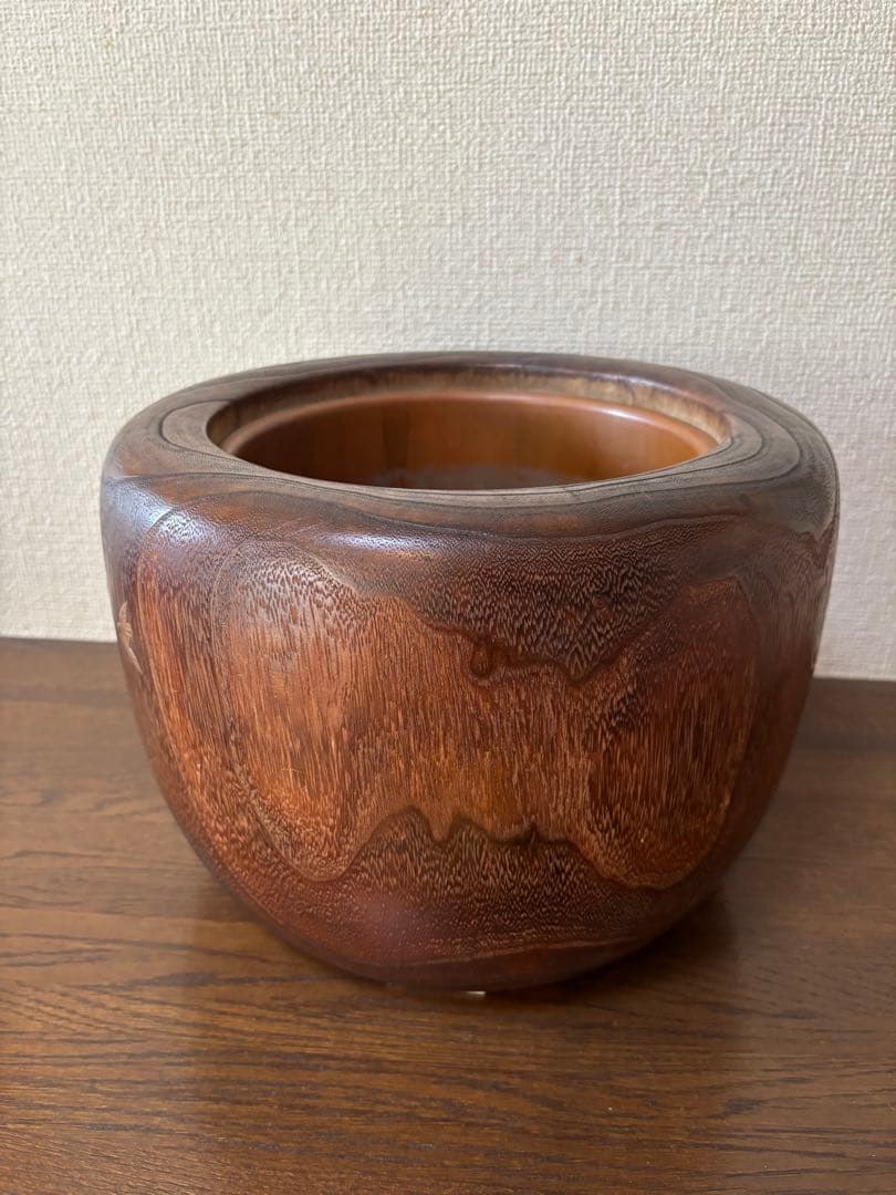 獅子耳地紋桐くりぬき蒔絵火鉢 五徳付き