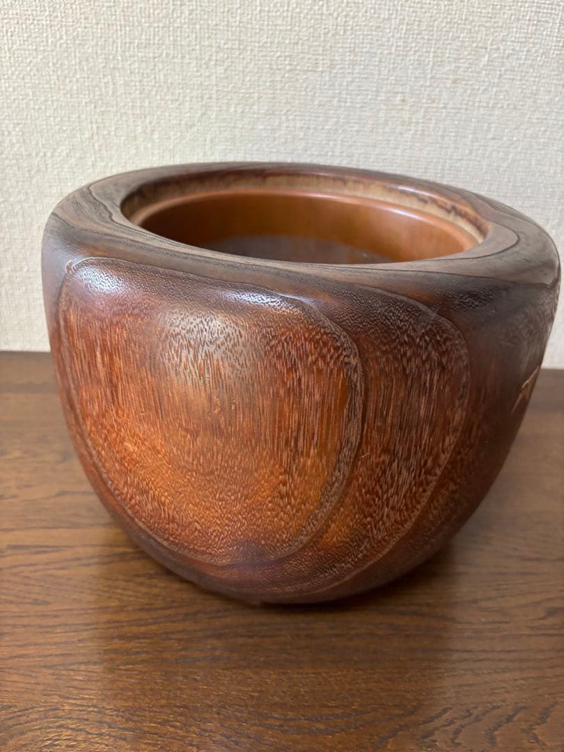 獅子耳地紋桐くりぬき蒔絵火鉢 五徳付き