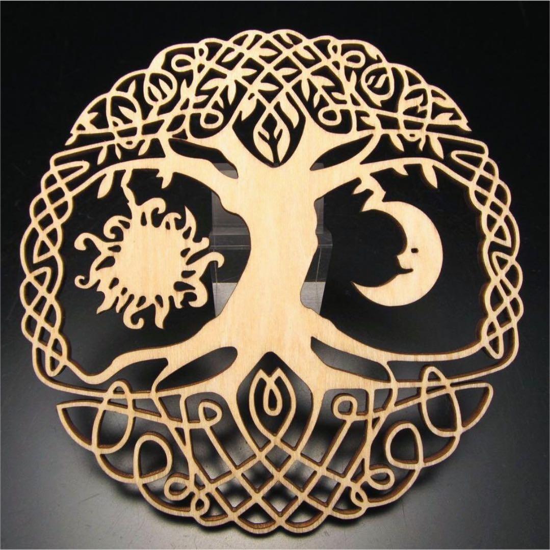 2A★特選NEW★木製☆お洒落で可愛い【北欧風デザインウッドコースター２枚】❤️