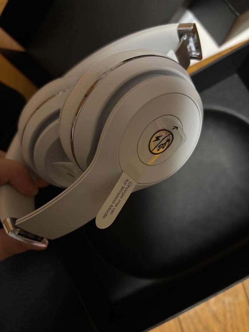 ヘッドホン beats solo3 wireless