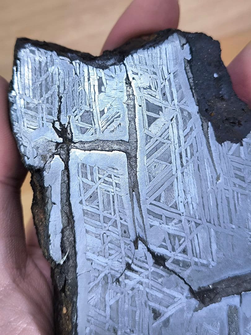 極上 アルタイ鉄隕石 700g 隕石　パワーストーン　宝石 天然石