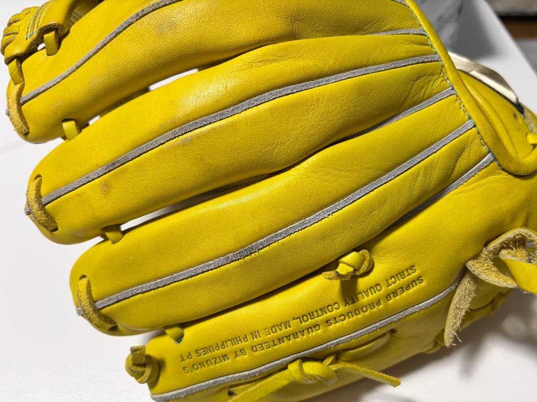 Mizuno Global Elite 軟式グローブ イエロー