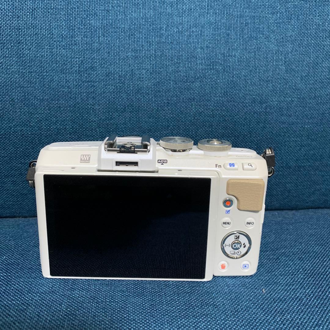 OLYMPUS オリンパス PEN E-PL7 レンズセット ミラーレスカメラ