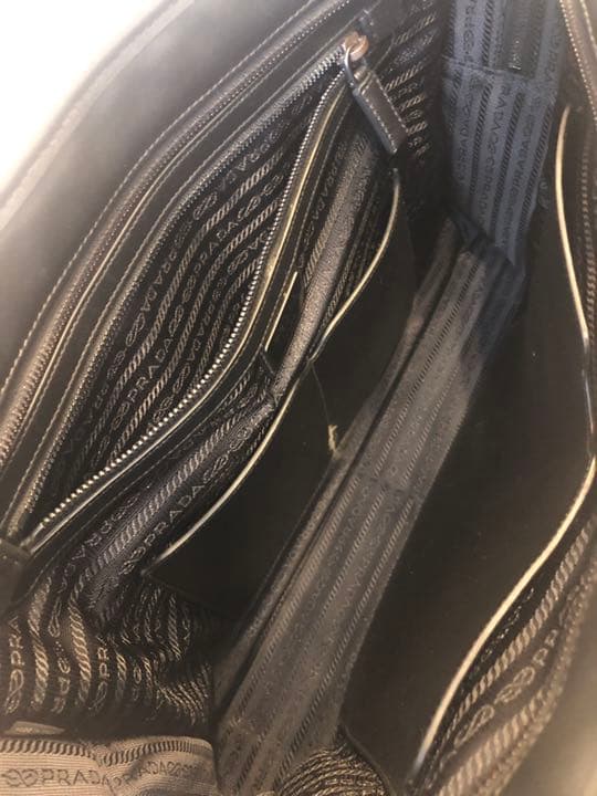 プラダ　ビジネスバッグ